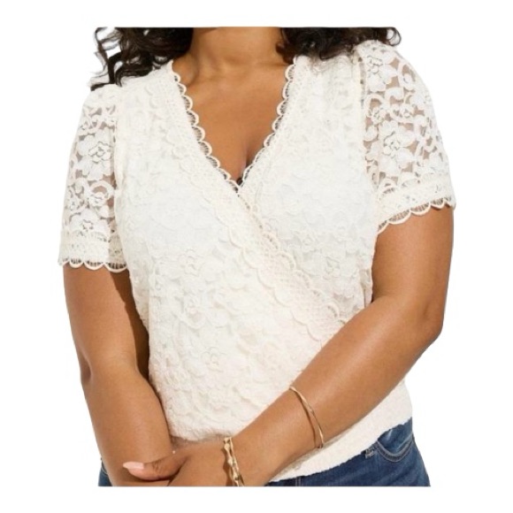 Torrid Women’s Size 1x 14-16 Cream Lace Blouse